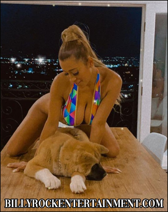 View the top female entertainers in Gardena!