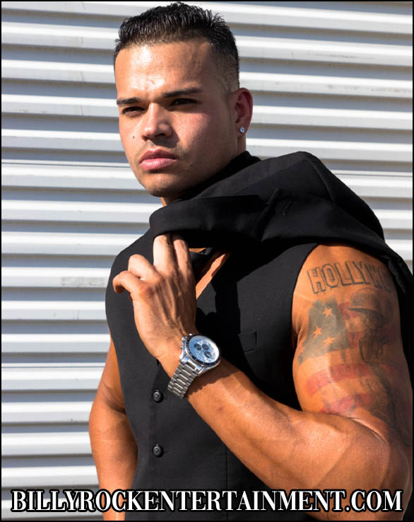 View the best male entertainers in San Clemente!